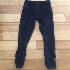Lulu lemon black cropped bunched bottom legging